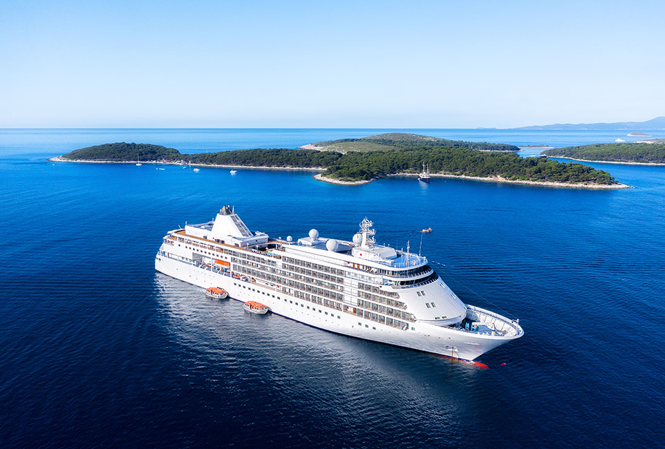 croatia-aerial-view-at-the-cruise-ship-at-the-day--W8Y8FY2